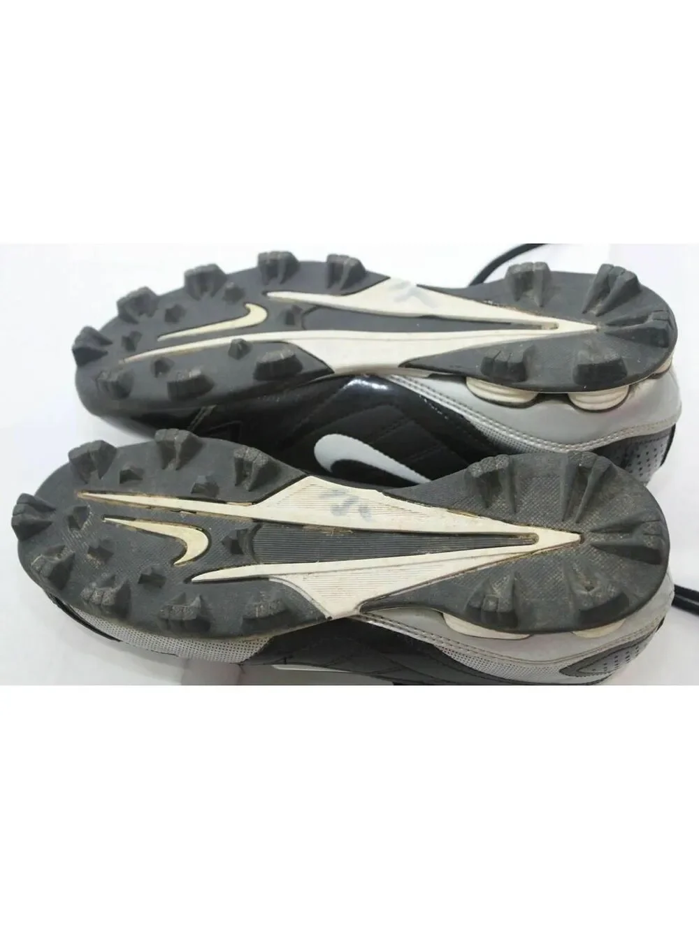 Nike Youth Size 5.5Y Womens Sz 7.5 Baseball Softball Football Expand Tech Cleats